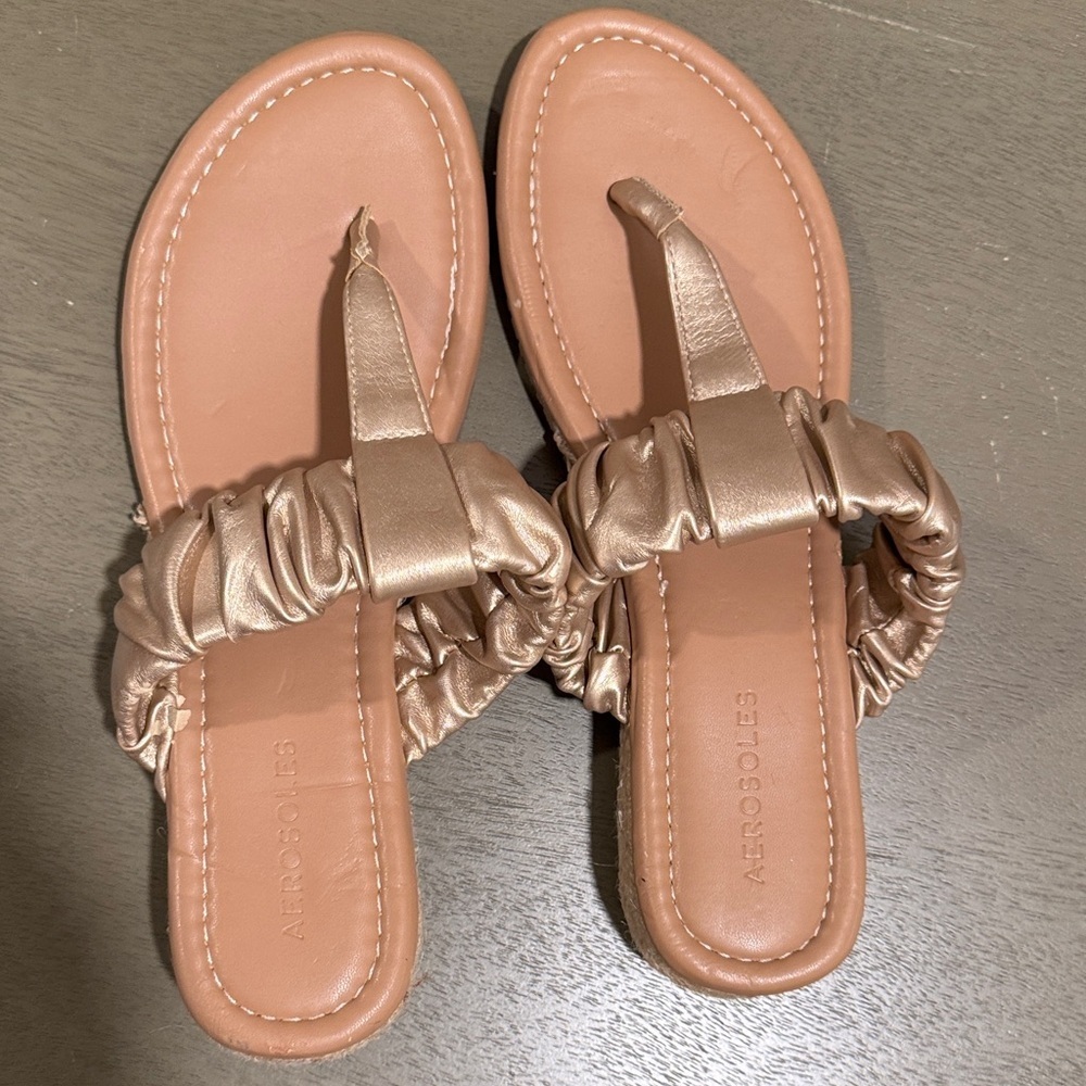 AEROSOLES Cream Ruched Sandals - Picture 2 of 6